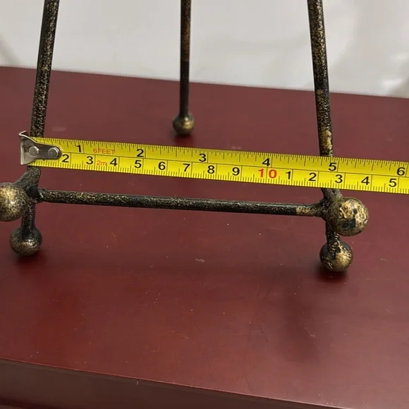 Elegant Metal Easel Stand - Picture 4 of 4